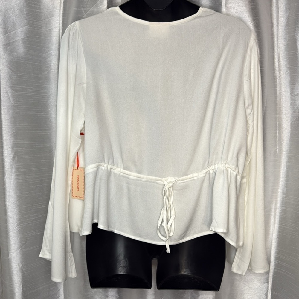 Lovefool New 4x Cream Pleated Deep Lacy V Neck Button Up Long Bell Sleeve Blouse — image 5 of 8